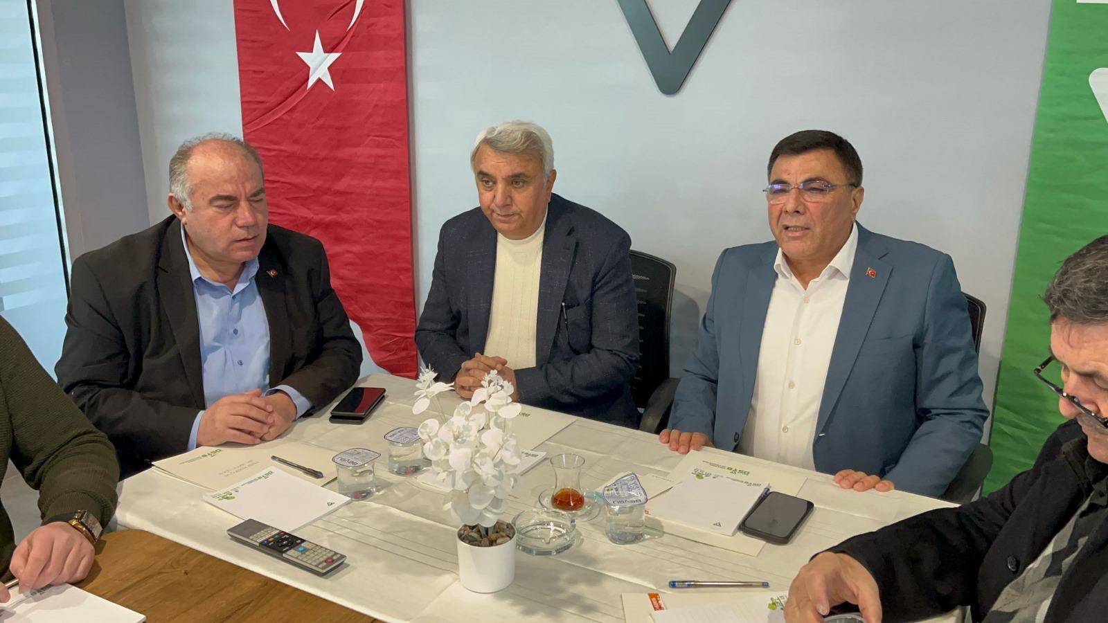 TÜRKİYE’NİN SÜT ÜRETİCİLERİ KONYA’DA SORUNLARI BİRLİKTE ÇÖZMEK İÇİN BULUŞTU
