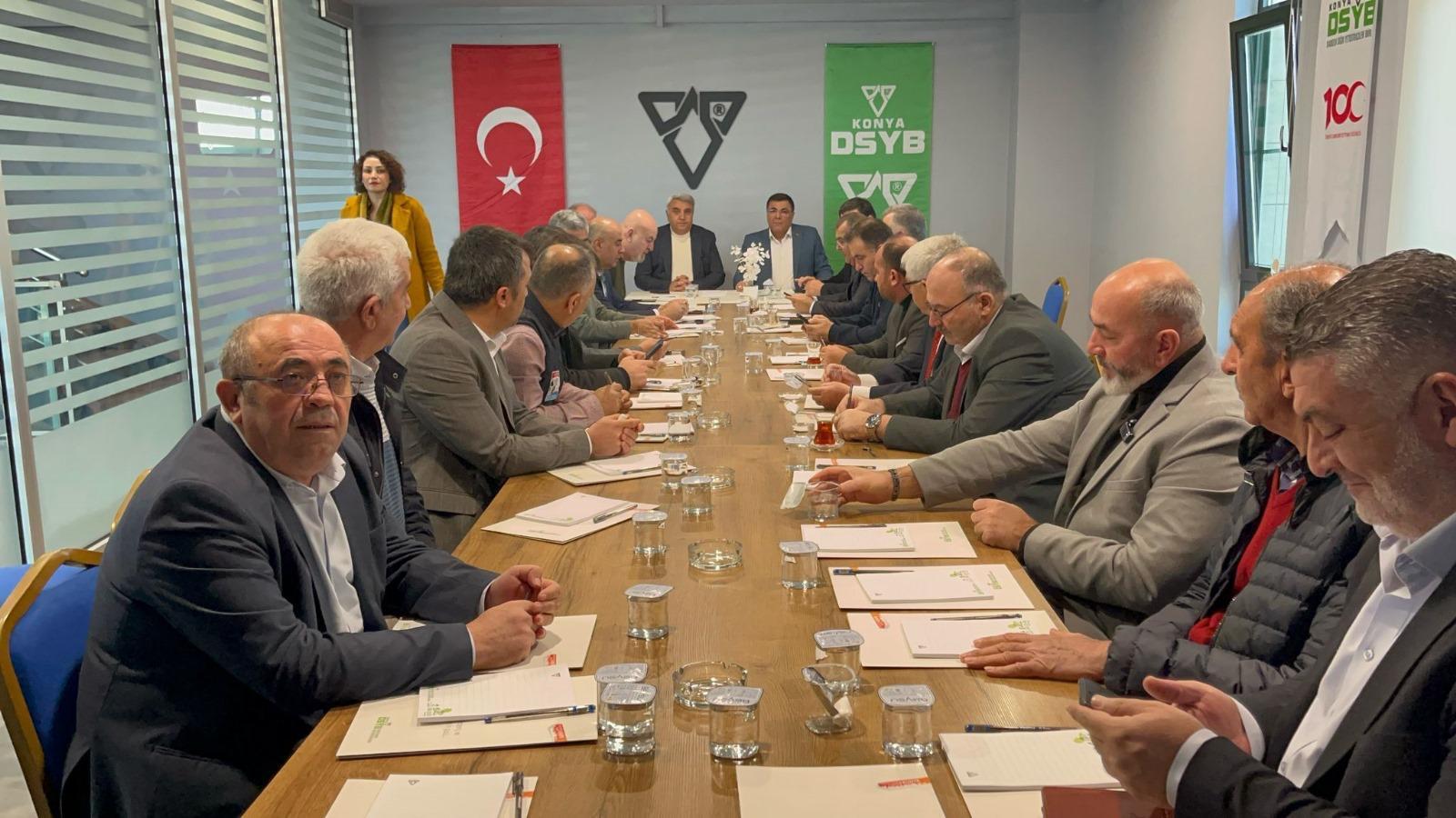 TÜRKİYE’NİN SÜT ÜRETİCİLERİ KONYA’DA SORUNLARI BİRLİKTE ÇÖZMEK İÇİN BULUŞTU